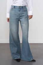 Pleated Detail Loose Fit Jeans